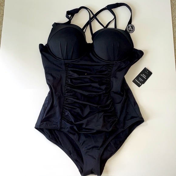 💕SOLD💕 LATTICE BACK UNDERWIRE ONE-PIECE SWIMSUIT - Picture 4 of 5